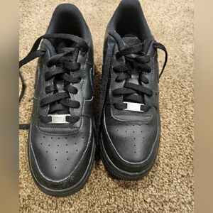 Nike Air Force 1 LE Big Kids' Sneaker